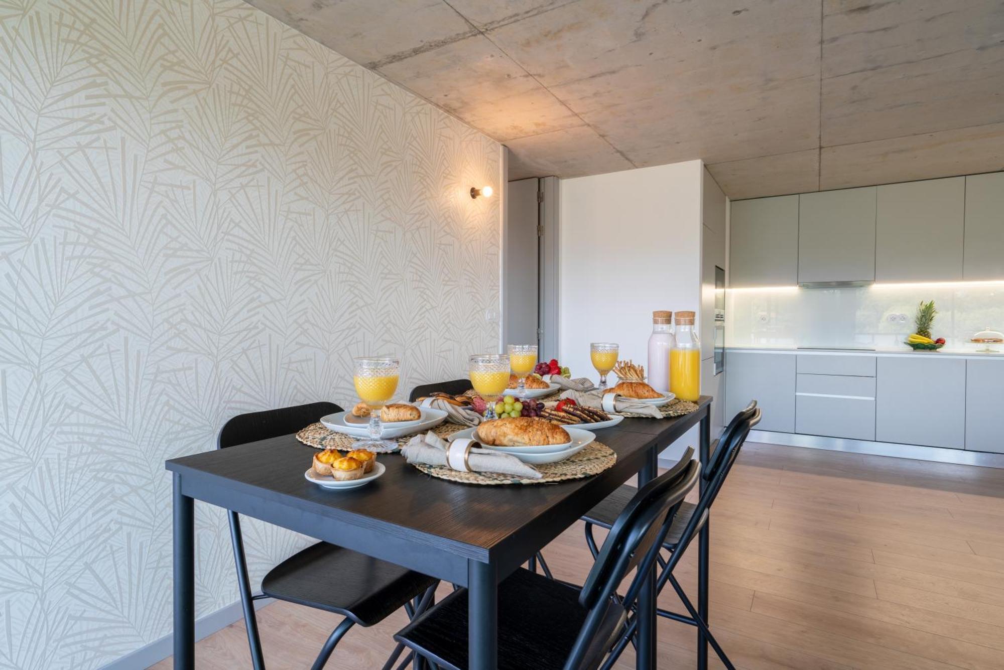 Host Wise - Luxurious Impressive Apartment - Balcony And Pool Vila Nova de Gaia Room photo
